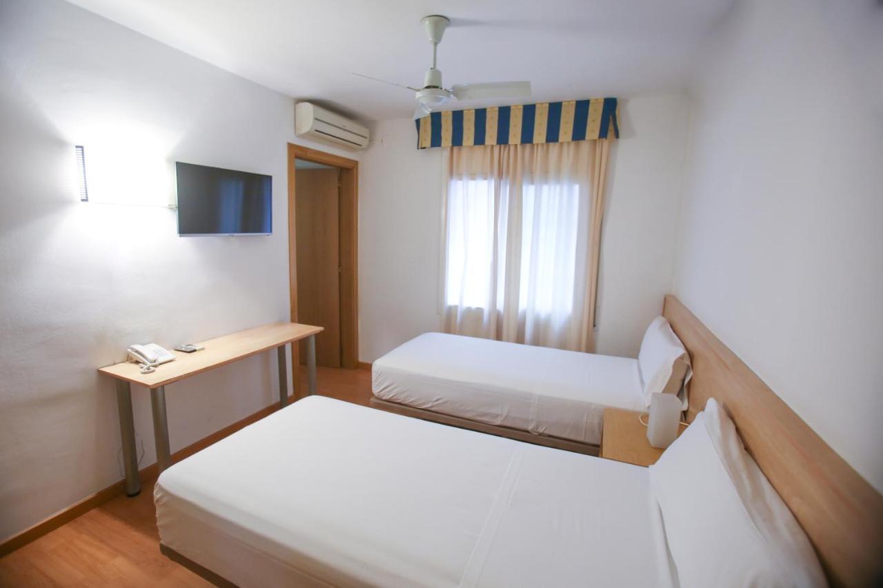 Vilanova i la Geltrú Gatell Hotel מראה חיצוני תמונה